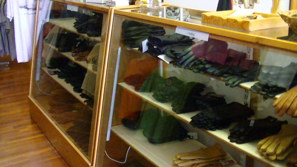Leather and Deerskin gloves for Men and Women.jpg